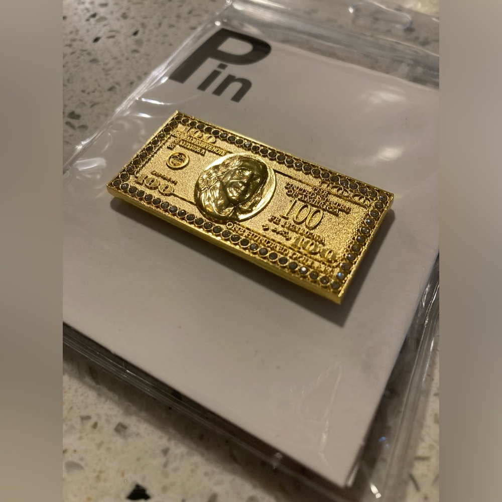 GOLD COLORED HAT PIN